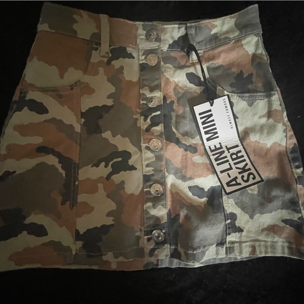 Size 7 mini skirt